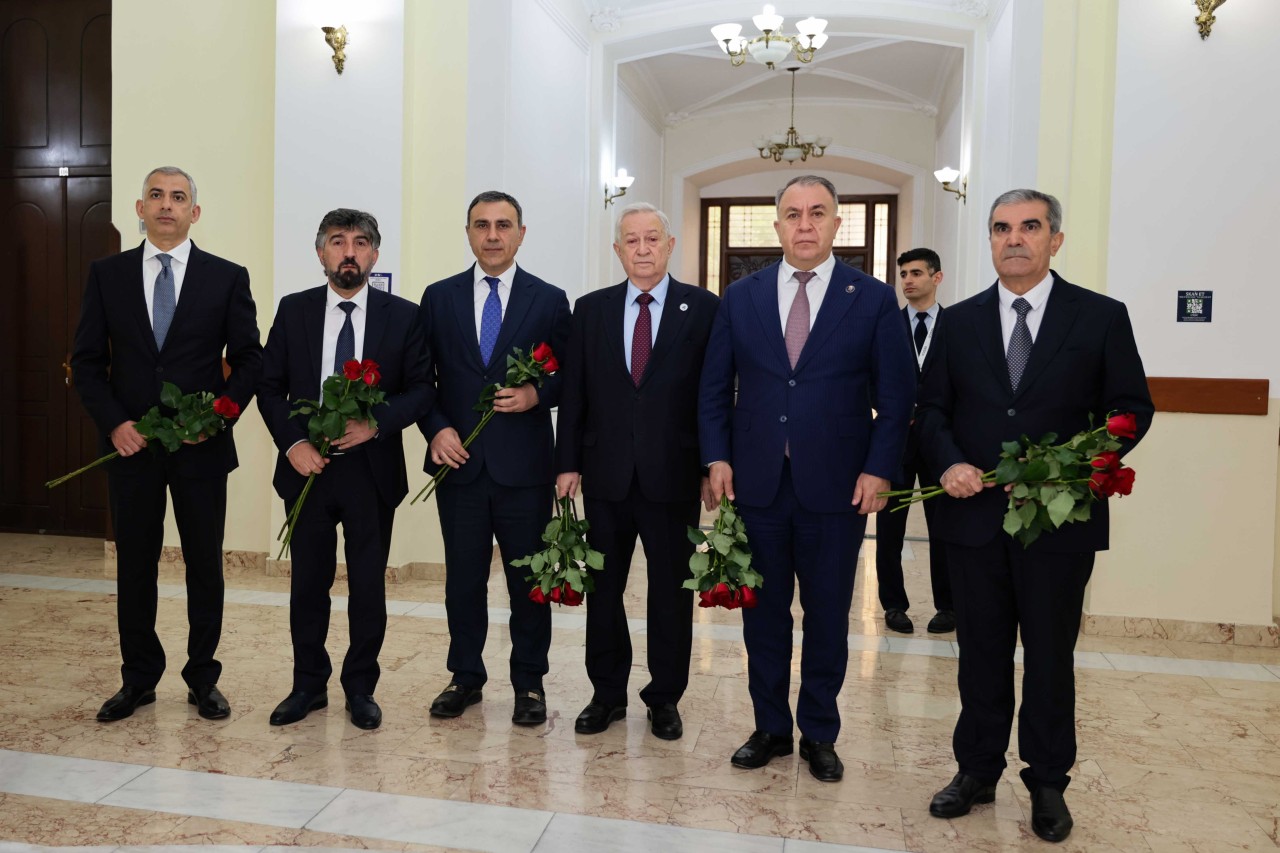 UNEC-də “Heydər Əliyev irsi” adlı konfrans keçirilib - FOTOLAR